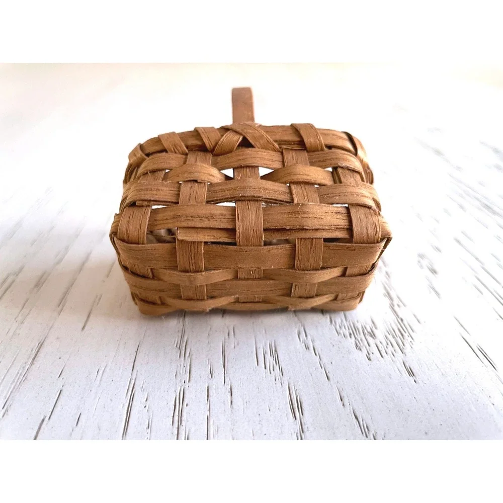 Miniature Handwoven Splint Basket‎ with Handle Rustic Dollhouse Farmhouse Decor
